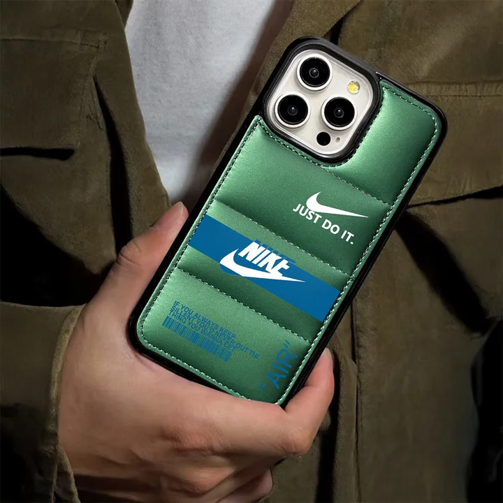 ナイキ ダウンジャケット風 iPhone17ケース