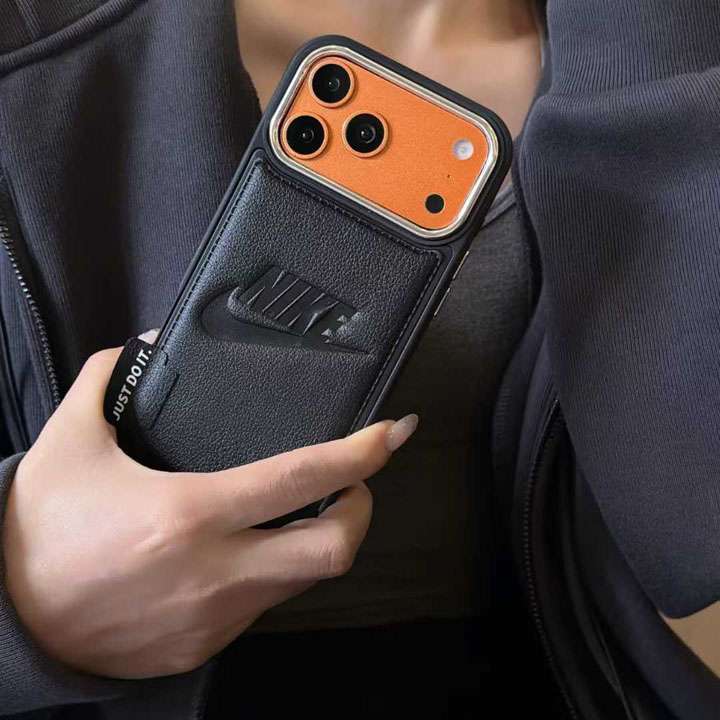 ナイキ iphone17ケース ロゴ型押し
