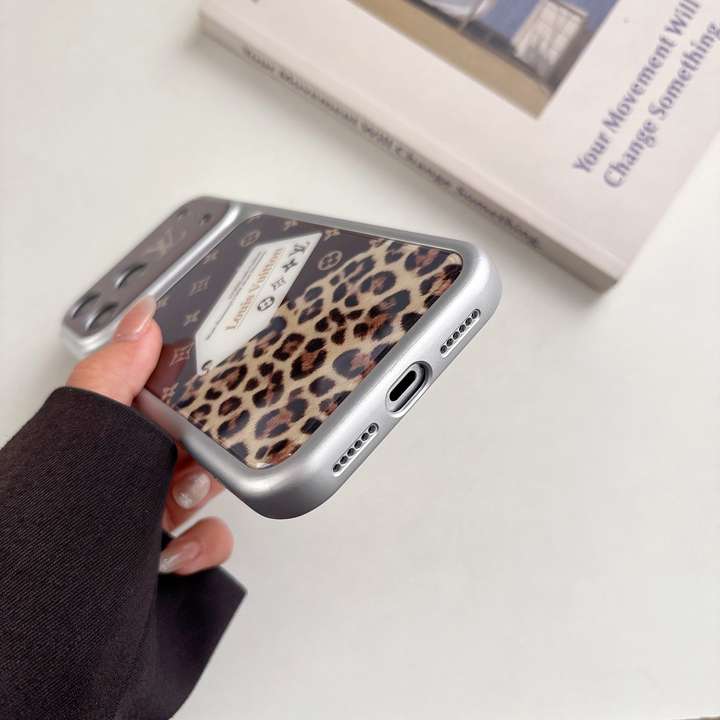 ルイヴィトン iphone17バンパーケース シルバー