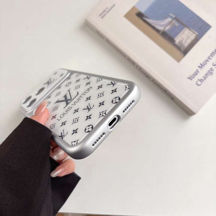 ルイヴィトン iphone17 proシリコンケース