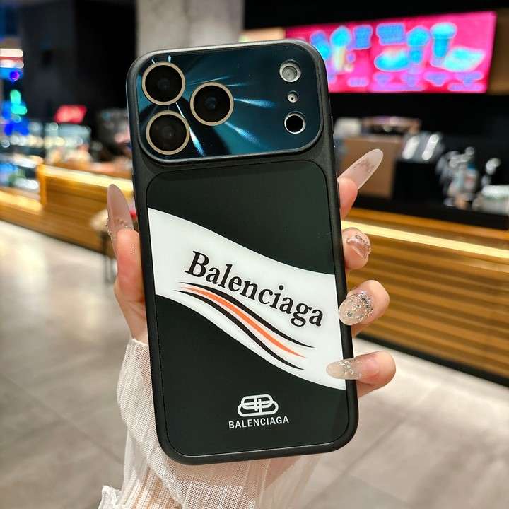 バレンシアガ iphone17 magsafeケース