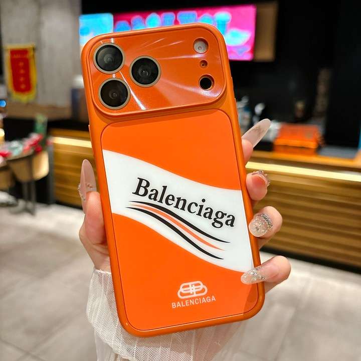 balenciaga iphone17ケース 一体型 レンズ保護