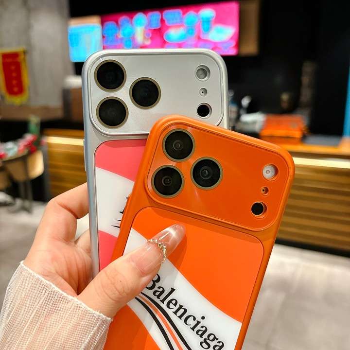 バレンシアガ iphone17 magsafeケース