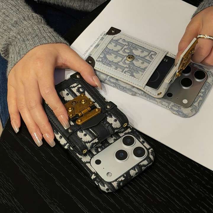 ディオール iphone17 プロ マックススマホケース 刺繍ロゴ