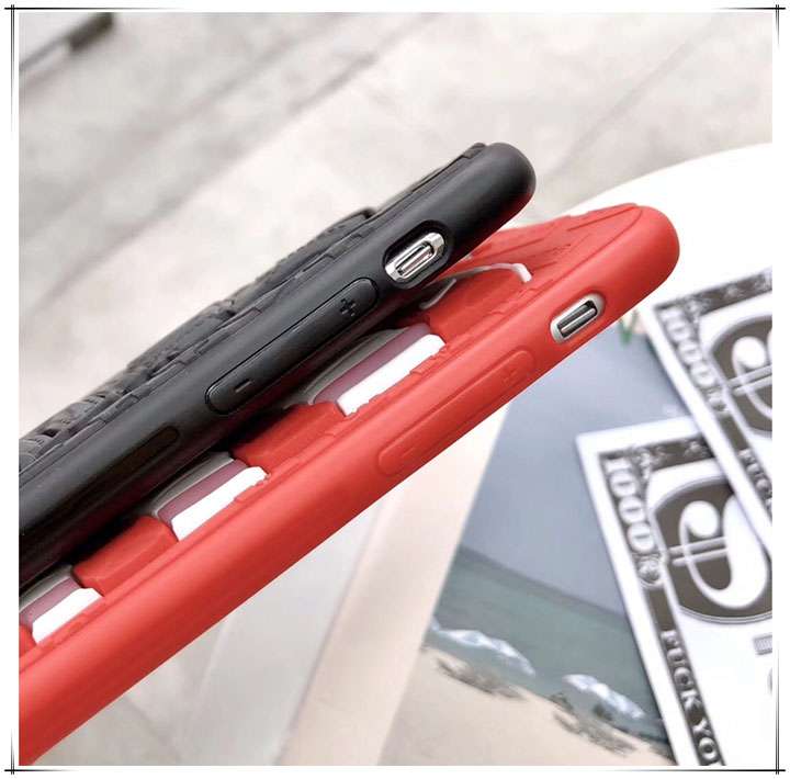 シュプリーム アイフォン 17airケース立体ロゴ