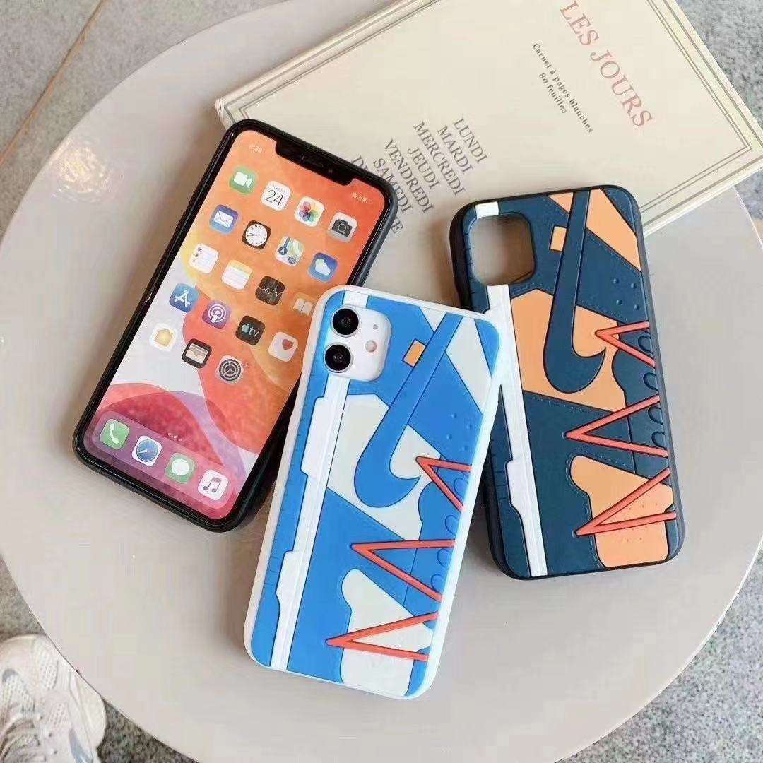 ナイキ iphone17eケース立体パター