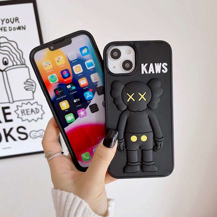 カウズ iphone17eケース 立体感