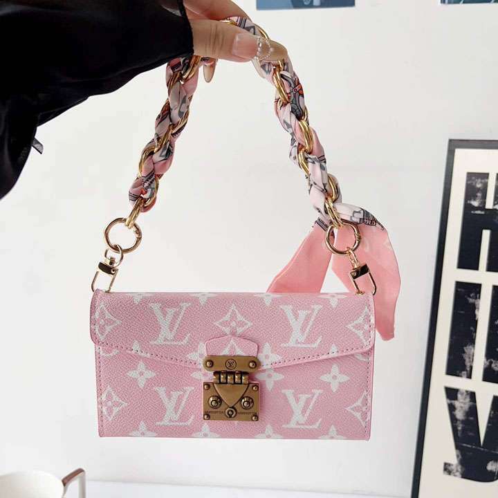 gucci iphone17 pro max手帳ケース チェーン付き