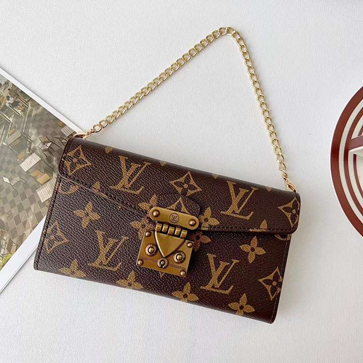 女性用 iphone17 pro maxケース ルイヴィトン 手帳型