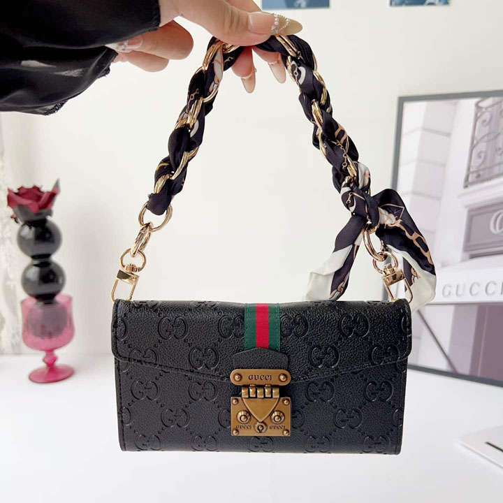 女性愛用 gucci iphone17手帳ケース
