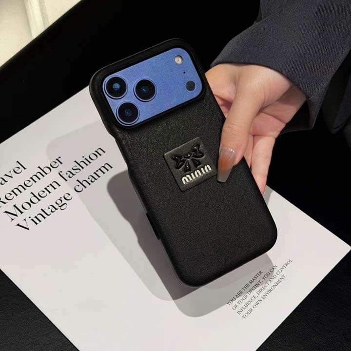 miumiu ロゴ 入れ iphone17ケース
