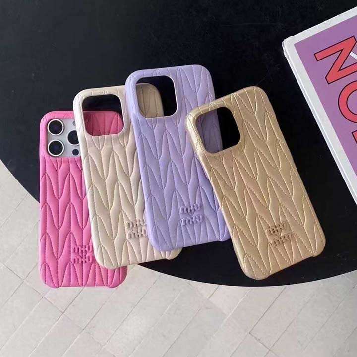 ミュウミュウアイフォン17proケース エンボス加工