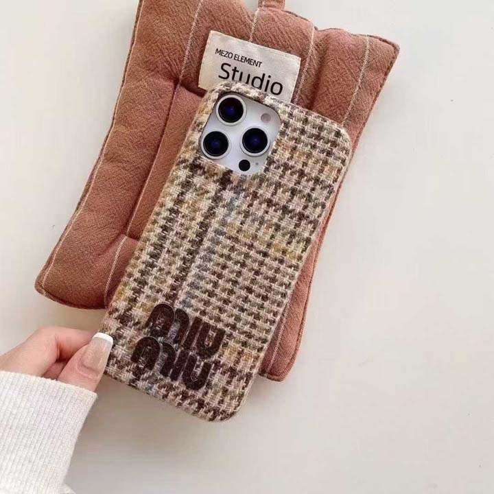 MiuMiu iphone17ケースマルチカラフル