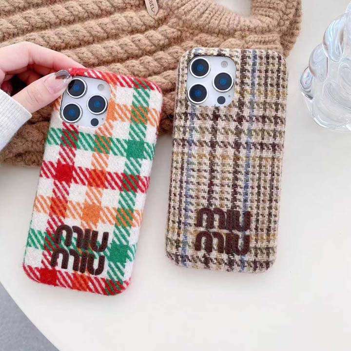 MiuMiu iphone17ケースマルチカラフル
