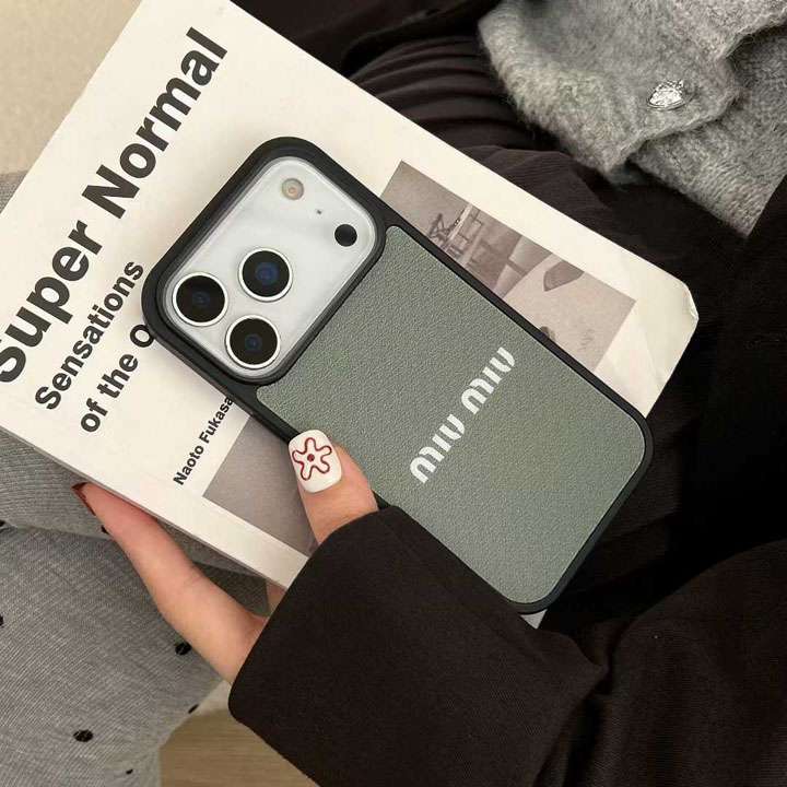 miumiu iphone17 proケースチェック柄