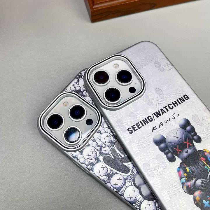 カウズ キャラクター iphone17カバー