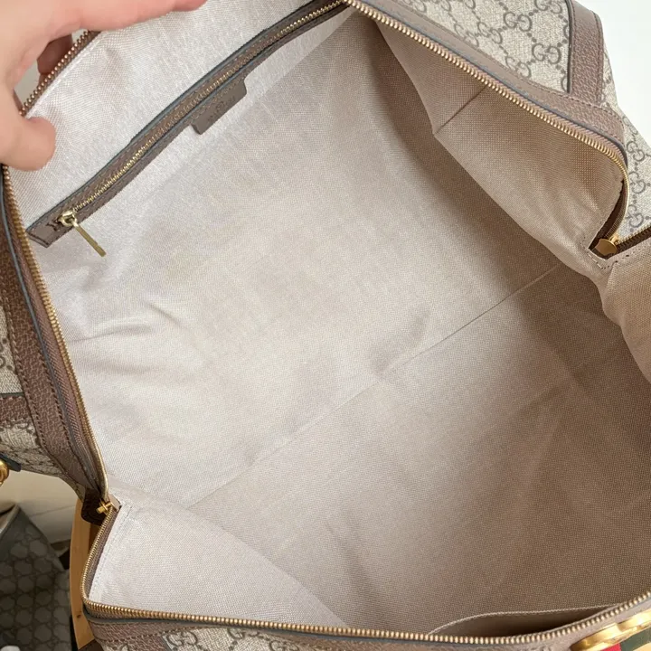 グッチ ダッフルバッグ おしゃれ