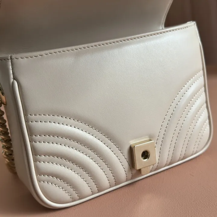 Gucci GGマーモント ショルダーバッグ