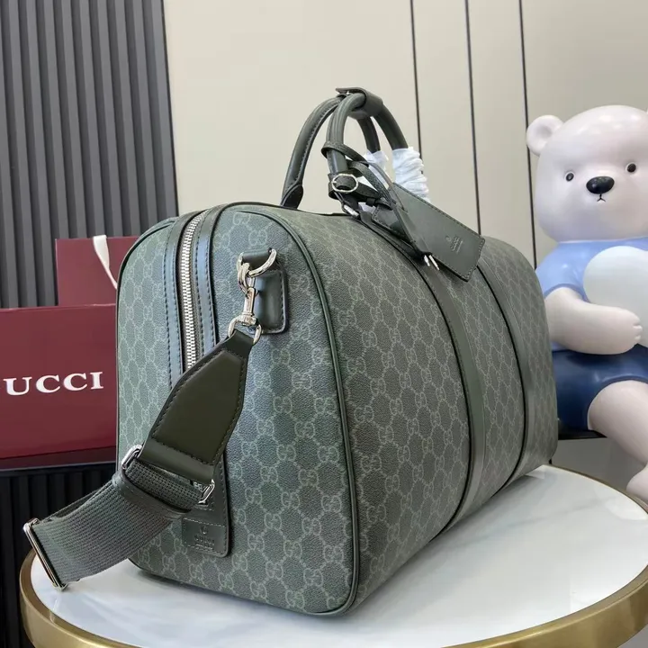 グッチ ミディアム ダッフルバッグ