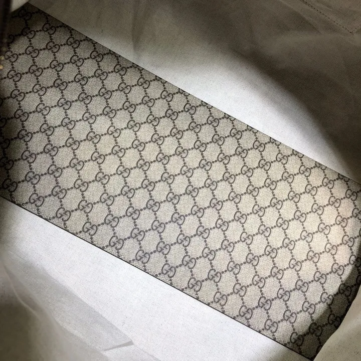 GUCCI 834460 FAEOI 9746