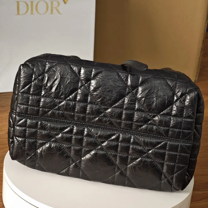 ディオール ショルダーバッグ レザー