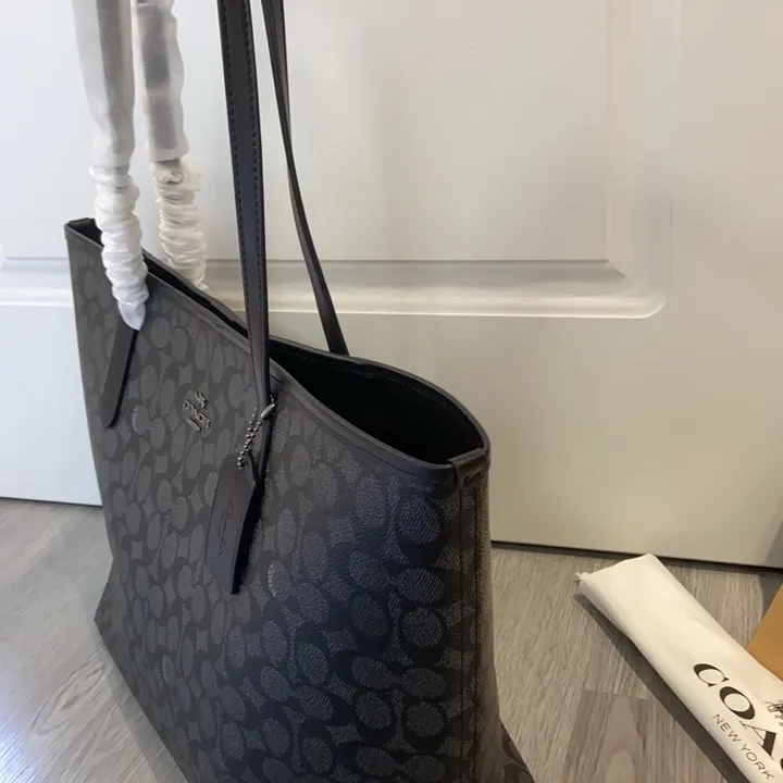 コーチ シティートートバッグ 人気