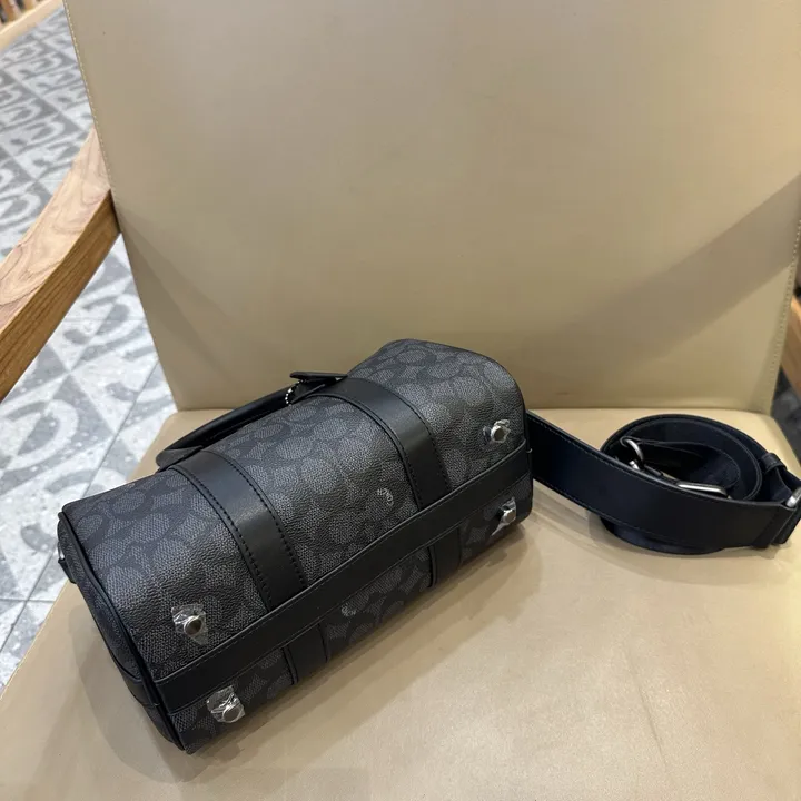 シグネチャー キャンバス
