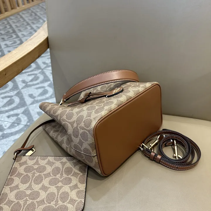 コーチ 総柄 ショルダーバッグ