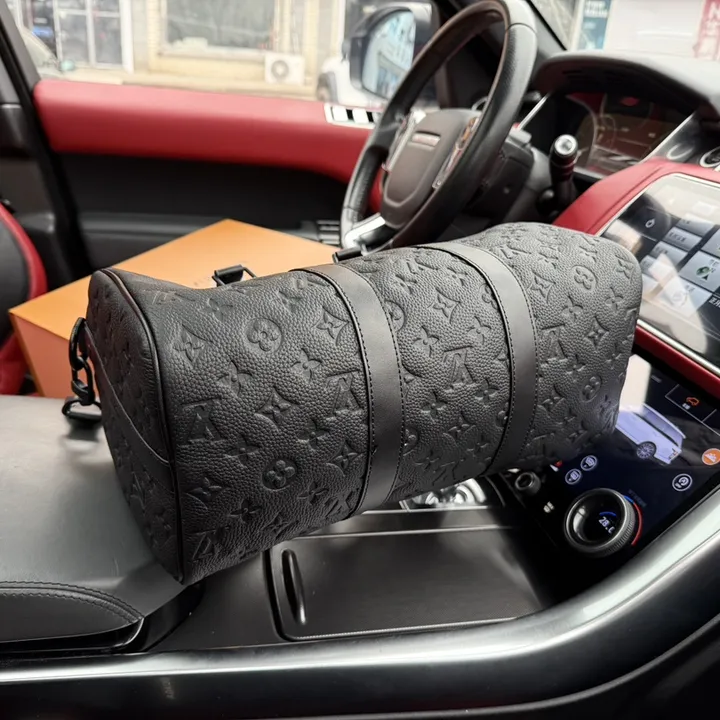 VUITTON ボストンバッグ モノグラム・トリヨンレザー