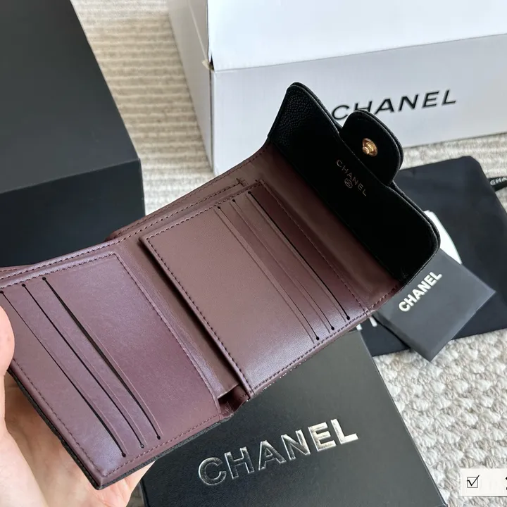 CHANEL キャビアスキン 三つ折り財布