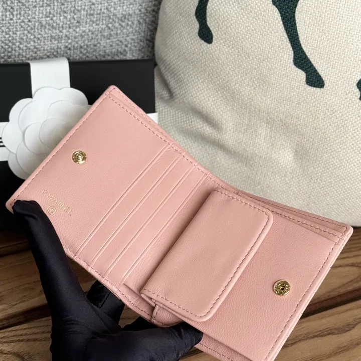 シャネル CCロゴ 二つ折り財布