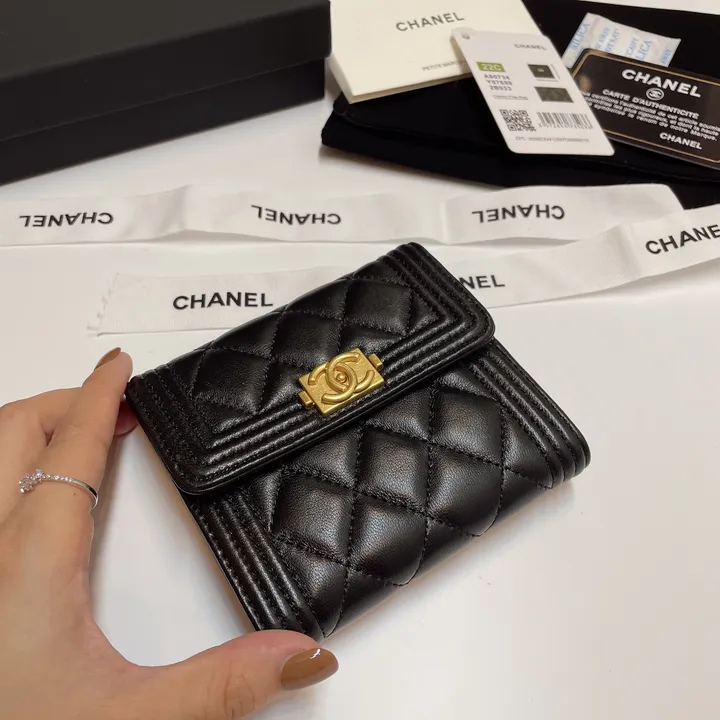 CHANEL ボーイシャネル 三つ折り財布