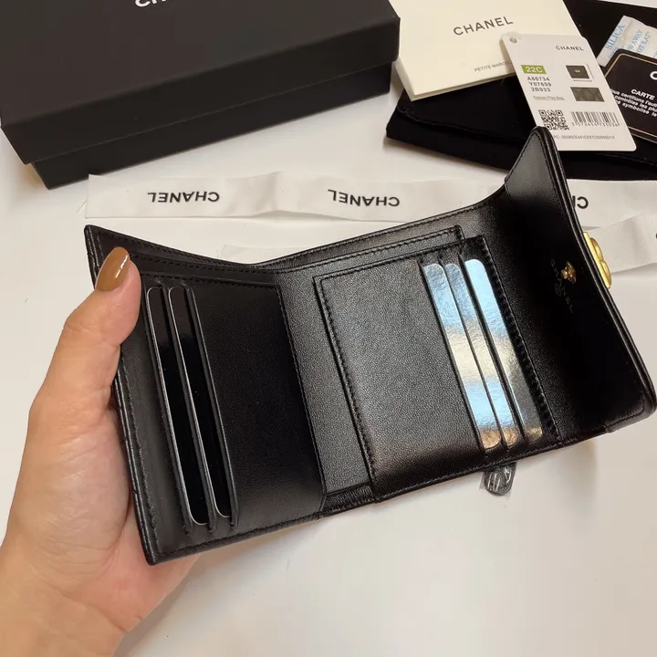 CHANEL ボーイシャネル 三つ折り財布