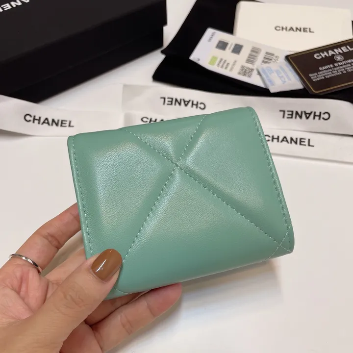 シャネル レディース 三つ折り財布