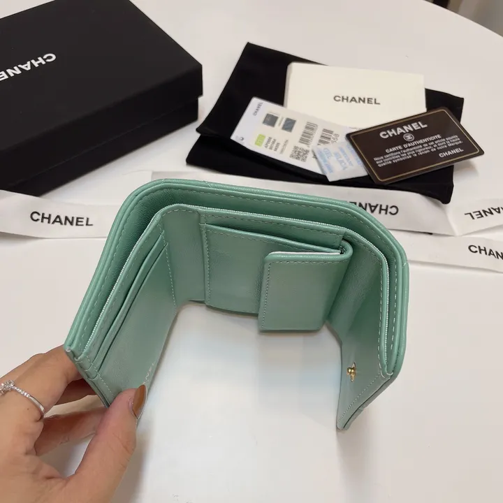 シャネル ココマーク ミニ財布
