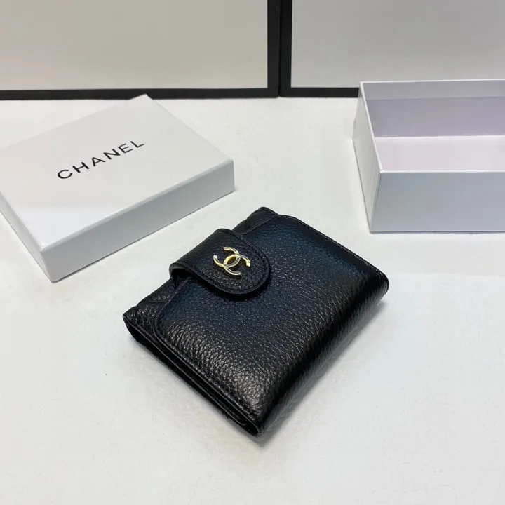シャネル 三つ折り財布 レディース