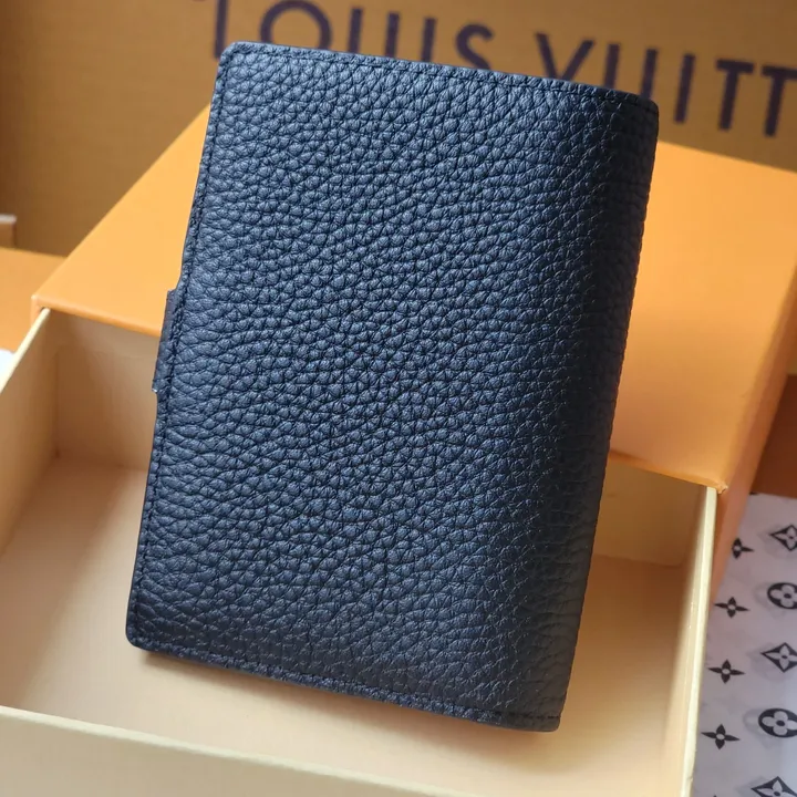 LV 二つ折り財布