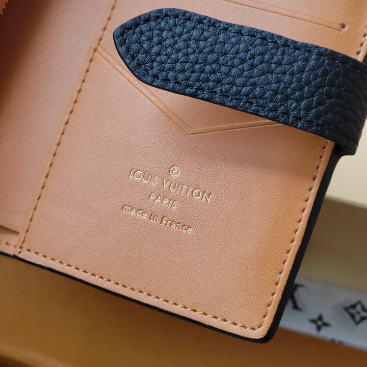 ルイヴィトン ヴェルティカル 財布