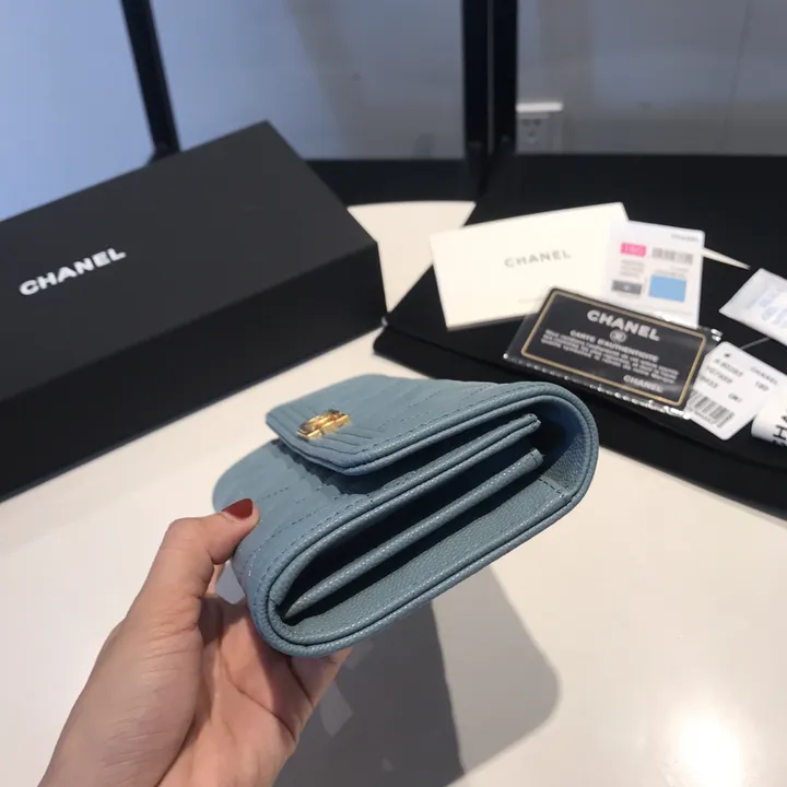 CHANEL ボーイシャネル 二つ折り長財布