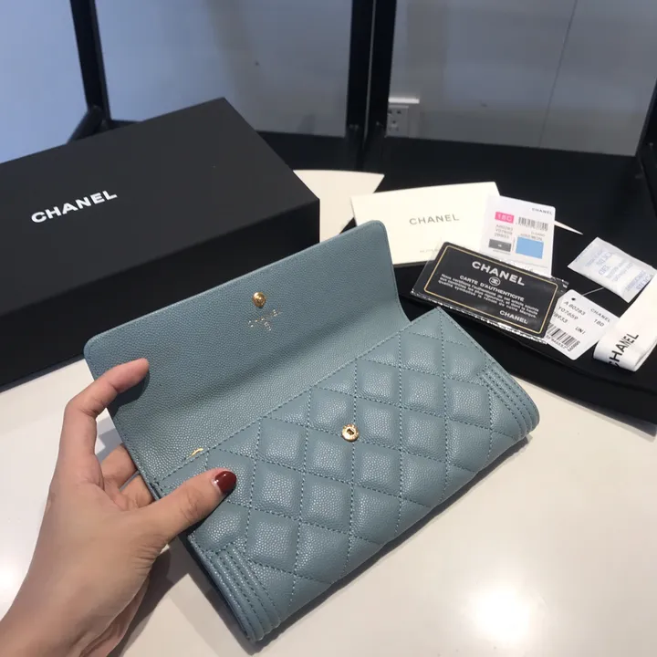 シャネル キャビアスキン 長財布 レディース