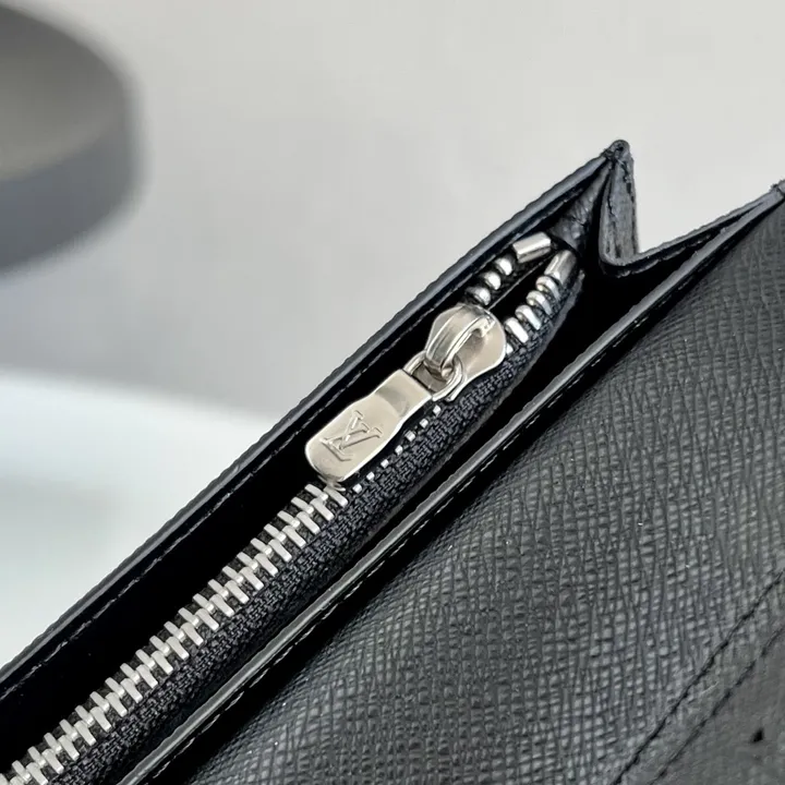 ルイヴィトン ブラザNM 長財布