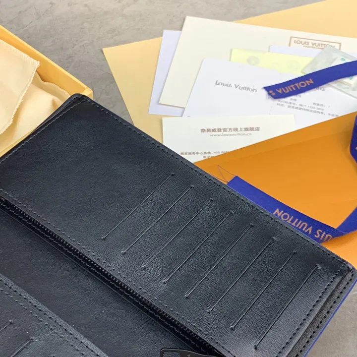 ルイヴィトン ポルトフォイユ ブラザ 二つ折り長財布