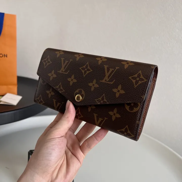 LOUIS VUITTON ポルトフォイユ・サラ 長財布