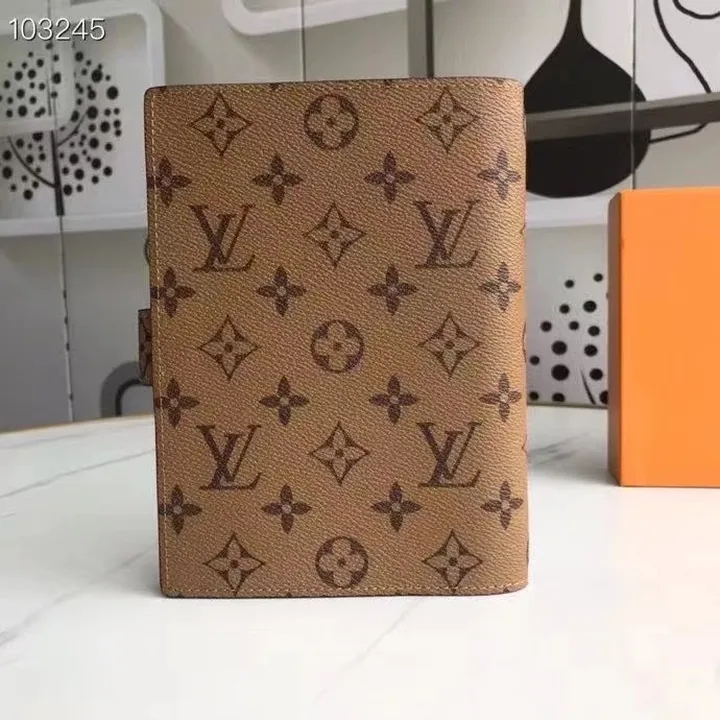 ルイヴィトン 手帳カバー