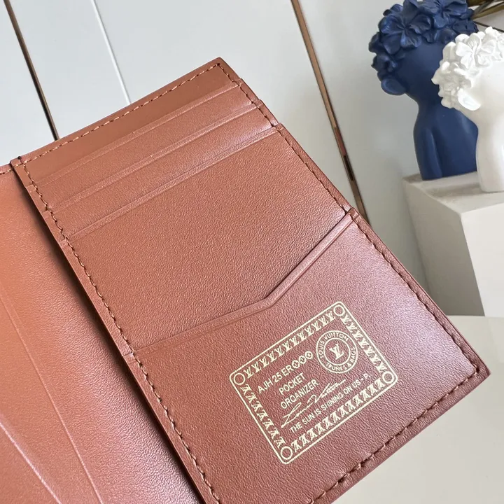  LOUIS VUITTON カードケース