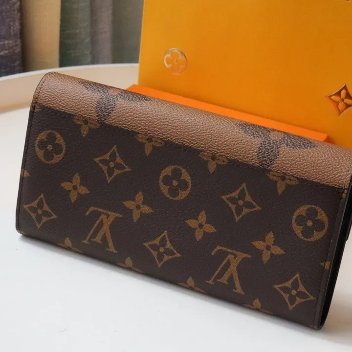 LOUIS VUITTON ポルトフォイユ・サラ 長財布