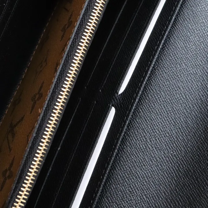 LOUIS VUITTON ポルトフォイユ・サラ 長財布