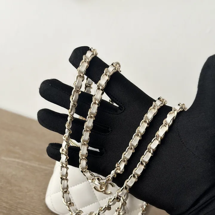 シャネル ゴールド金具 チェーンショルダーバッグ