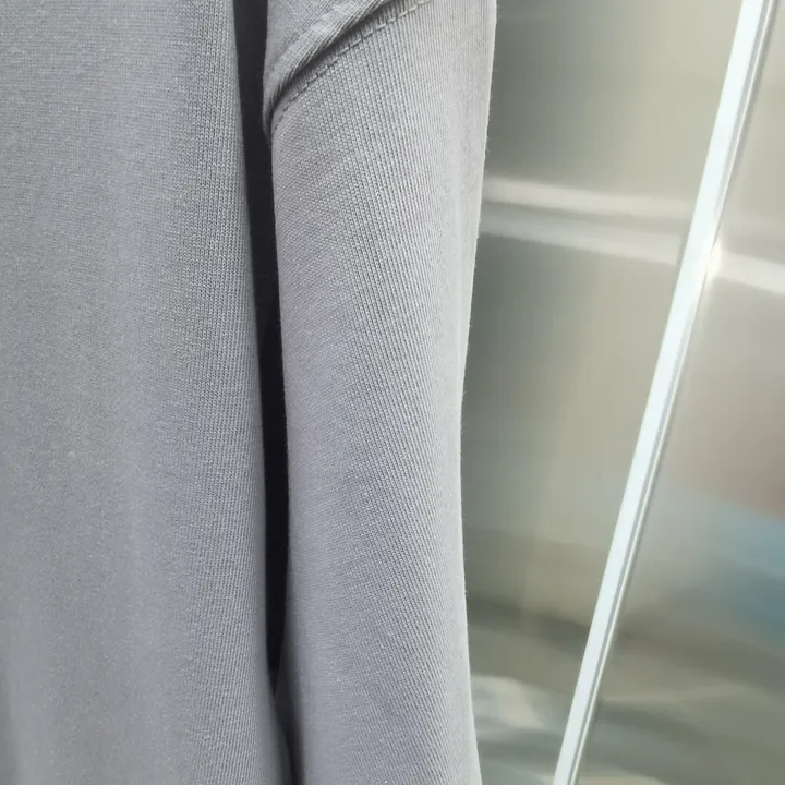 ルイヴィトン プリントTシャツ グレー