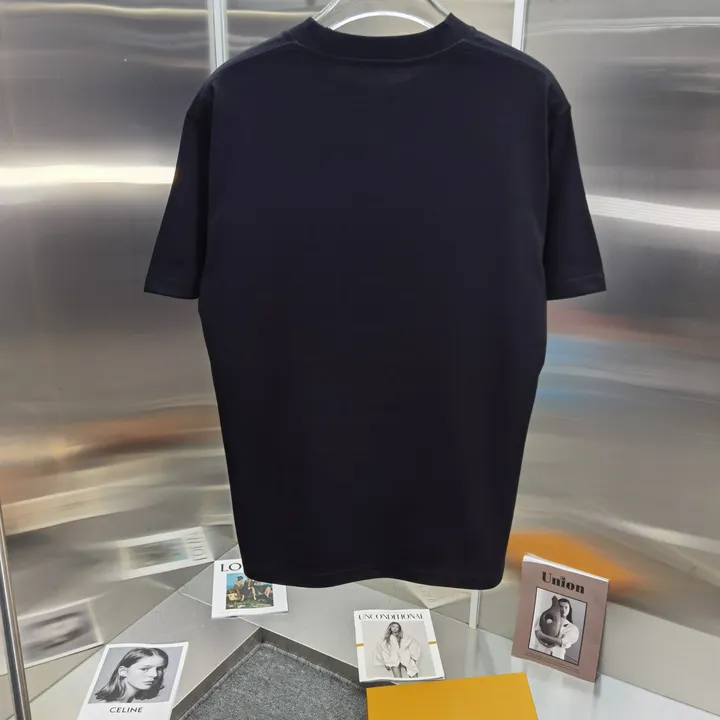 ルイヴィトン ブラック Tシャツ